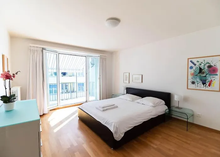 2 Bedroom Apartment Close To Lake - D2