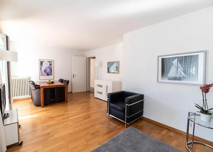 2 Bedroom Apartment Close To Lake - D2