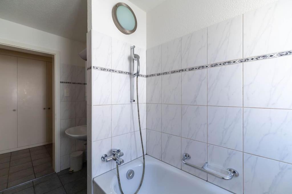 Appartement 2 Bedroom Close To - D2 *